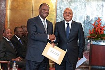 Côte d’Ivoire: le projet de nouvelle Constitution remis au président