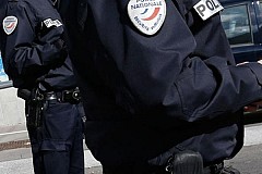 Ses 3 enfants chutent du 4ème étage, elle se jette aussi Ses 3 enfants chutent du 4ème étage, elle se jette aussi