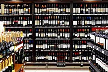 France: en colère, il casse 1640 bouteilles d’alcool dans un supermarché