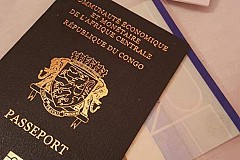 Affaire de sorcellerie : elle sort du consulat avec son visa mais son passeport disparaît de son sac...