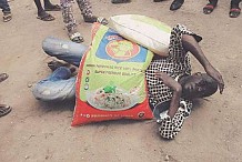 (Photos) Un homme tente d'acheter deux sacs de riz avec des faux billets