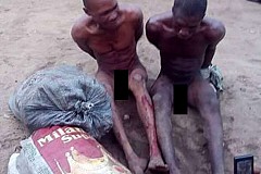 Deux(2) hommes battus et déshabillés pour avoir volés du Manioc Deux(2) hommes battus et déshabillés pour avoir volés du Manioc