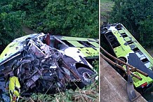 (Photos) Axe Soubré-Gagnoa / Accident de la circulation : un car de la compagnie UTB a fini sa course dans une rivière