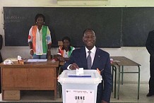 Côte d’Ivoire: début du vote sur un projet de nouvelle Constitution dont le principal enjeu est la participation
