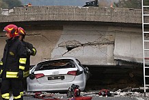 (Photos) Un pont s'effondre sur une route très fréquentée