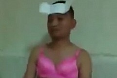 (Photos) Elle humilie son mari et poste la vidéo sur les réseaux sociaux (Photos) Elle humilie son mari et poste la vidéo sur les réseaux sociaux