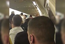 Une bagarre éclate en plein vol, dans un avion Ryanair (vidéo)
