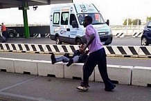 Italie : Pour échapper à un rapatriement, il tabasse deux policiers (Photos)
