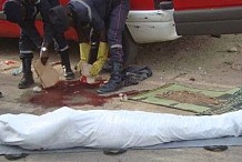 Abobo: Une femme accroupie sur la chaussée en pleine nuit, écrasée par un automobiliste