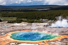 Un jeune américain meurt dissous dans le parc de Yellowstone Un jeune américain meurt dissous dans le parc de Yellowstone