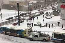 La neige provoque un carambolage monstre à Montréal (vidéo)