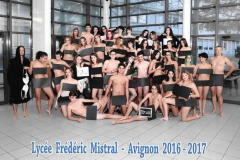 France : Des lycéens posent nus pour leur photo de classe