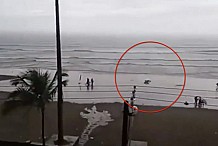 Une femme se fait foudroyer sur une plage au Brésil (vidéo)