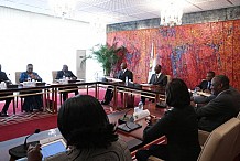 Le président ivoirien préside une réunion d’urgence sur la mutinerie des soldats
