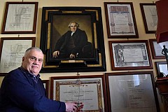 Voici l'homme le plus diplômé au monde Voici l'homme le plus diplômé au monde