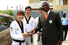 Taekwondo: la fédération reçoit un don en véhicule de l’Agence Coréenne de coopération