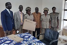 Le Conseil Régional fait don de matériel informatique à la Sous-préfecture d'Adiaké