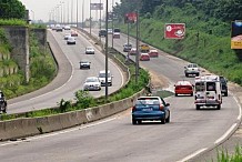 La Côte d'Ivoire signe un accord avec la Banque centrale populaire du Maroc pour la réhabilitation de l'axe routier Yamoussoukro-Bouaflé-Daloa