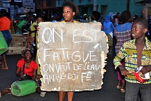 Côte d’Ivoire : l’eau ne coule plus dans les robinets, les femmes descendent dans les rues à Yopougon
