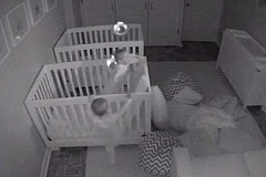 La nuit, ces jumeaux font tout sauf dormir La nuit, ces jumeaux font tout sauf dormir