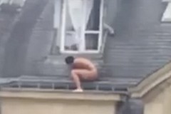 Qui est cet homme nu qui se cache sur les toits de Paris ?