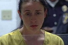 Elle accouche dans un magasin, tue son nouveau-né et le jette à la poubelle Elle accouche dans un magasin, tue son nouveau-né et le jette à la poubelle