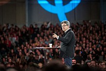 Présidentielles - Mélenchon veut « mettre en garde » contre la « catastrophe » Le Pen, Macron ou Fillon