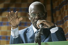 L’administration suspend 