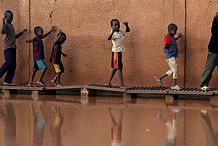 Niger : la montée des eaux du fleuve Niger atteint un seuil dangereux à Niamey