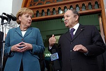Le président algérien invite Merkel à Alger après une visite annulée