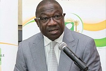 Côte d’Ivoire/ Le ministre François Amichia en visite sur le chantier du stade olympique d’Ebimpé