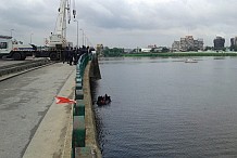 Pont De Gaulle: Un véhicule personnel fait une sortie de route et se retrouve dans la lagune