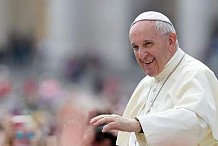 Le pape François dénonce l'usage d'armes chimiques en Syrie