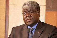 Salubrité des voies d’Abidjan : Le Gouverneur Beugré Mambé met en garde les transporteurs de sable et de gravier