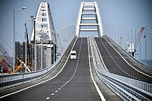 Poutine inaugure le plus grand pont d’Europe, reliant la Crimée annexée à la Russie
