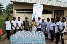Pénurie d’eau : SOLIBRA distribue l’eau minérale AWA à Bouaké