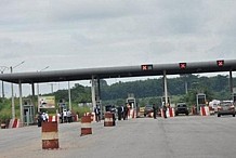 Autoroute du nord : Un camion percute un car et s'écrase dans la station à péage