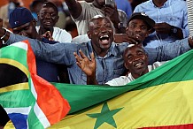 Mondial 2018: les supporters sénégalais nettoient les tribunes après le match