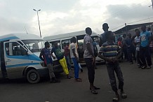 Altercation entre un chauffeur de gbaka et des gendarmes, l’autoroute Abobo-Adjamé bloquée