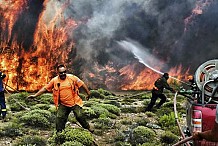 Incendies : en deuil, la Grèce continue de lutter contre les flammes