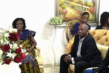 En visite chez l’ex-Première dame : Anaky Kobena fait une proposition, Simone Gbagbo donne son accord, Mme Bédié également annoncée