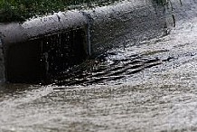 Abobo / Jouant sous la pluie :Un petit garçon emporté par des eaux de ruissellement