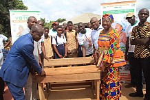 Côte d’Ivoire: remise de tables-bancs pour soulager les écoles de Brobo
