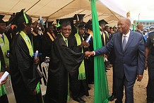 Plus de 300 diplômés d’une école régionale des TIC d’Abidjan reçoivent leur parchemin