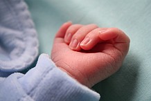 2 Plateaux : Une jeune mère meurt et son cadavre tue son bébé par asphyxie