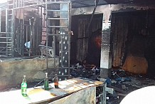 Yopougon : Un incendie ravage un maquis et des magasins Siporex