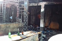 Yopougon : Un incendie ravage un maquis et des magasins Siporex