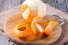 4 façons simples d'utiliser les pelures d'orange pour la peau 4 façons simples d'utiliser les pelures d'orange pour la peau