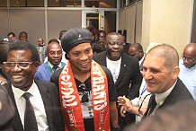 Déception à Abidjan après un faux bond de Ronaldinho au stade Houphouët-Boigny