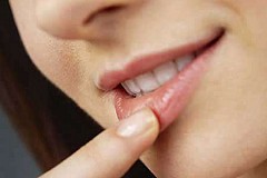 Lèvres
Voici 5 façons naturelles de les rendre douces et roses
